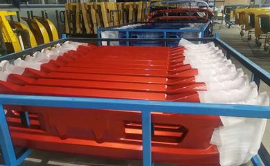 汽车定制改装工厂 零配件供应链的机遇与挑战